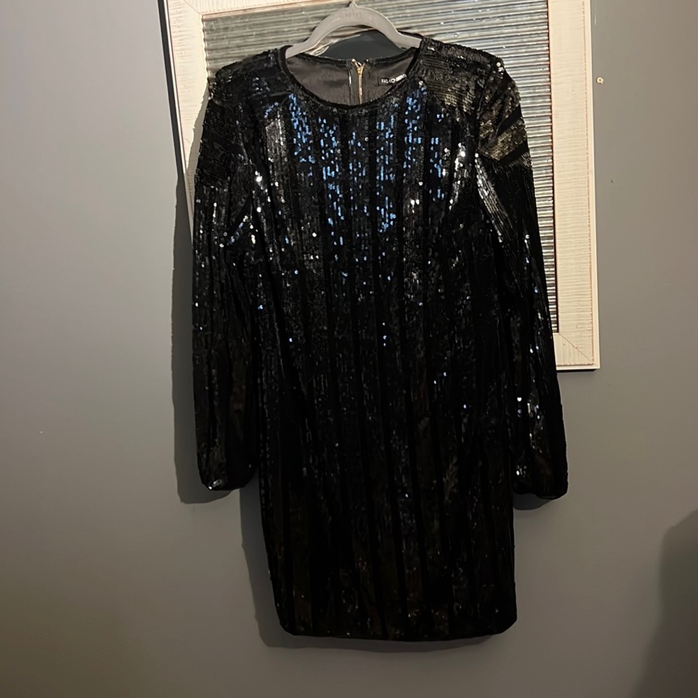 Black sequins dress size 1x perfect condition never worn